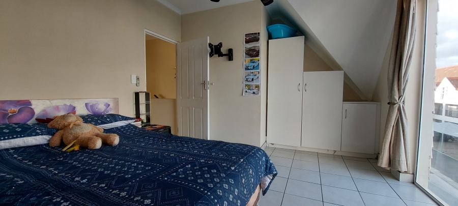 2 Bedroom Property for Sale in Gordons Bay Central Western Cape